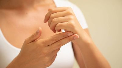 Tapping on acupressure points
