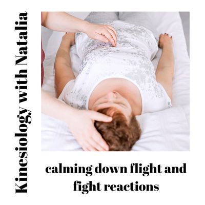 Holding acupoints on the head and in the solar plexus area soothes fearful emotional states.