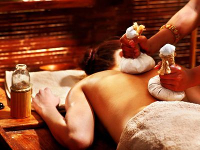 Kizhi Herbal Pouch Massage